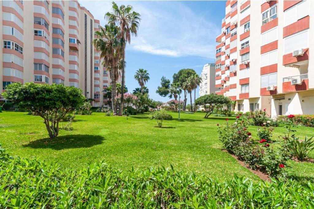 Beachfront Apartment Madrid 709 Torrox Buitenkant foto