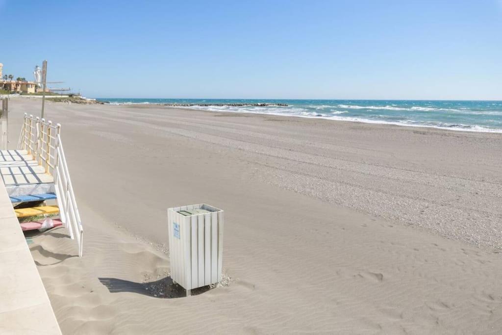 Beachfront Apartment Madrid 709 Torrox Buitenkant foto